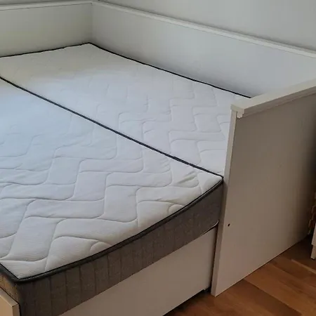 דירה Floor Sunny זאדאר